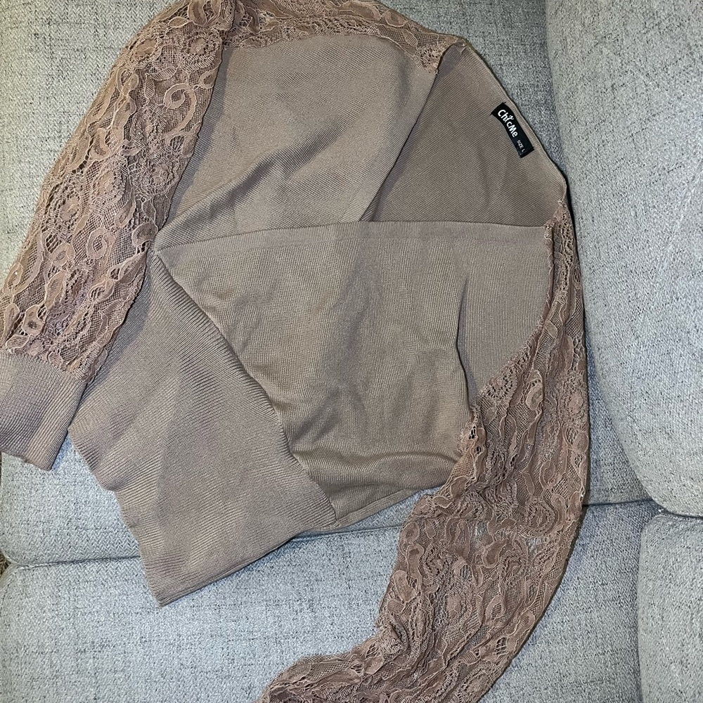 Chic Me Women's Brown Lace Sleeve Sweater